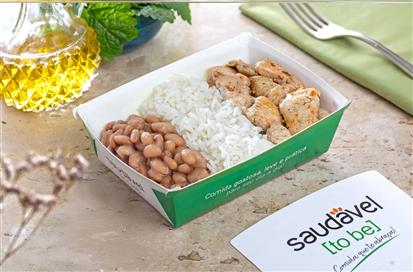 Frango em Cubos com Arroz Branco e Feijão Carioca